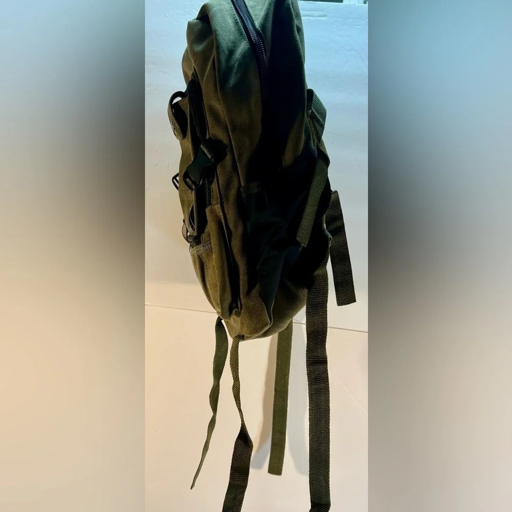 THE 5 WAVE BROWN BACKPACK IN like CONDITION
